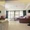 米色简约风格紫色客厅软装设计