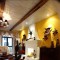 黄色东南亚风格客厅背景墙欣赏