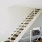 白色现代风格楼梯装饰案例