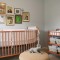 橙色简约风格儿童房婴儿床装饰图片